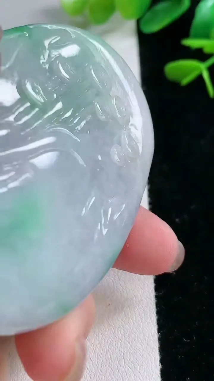 天然A货翡翠山水吊坠，尺寸 69.5-45-17，重:99.10g
11月27日