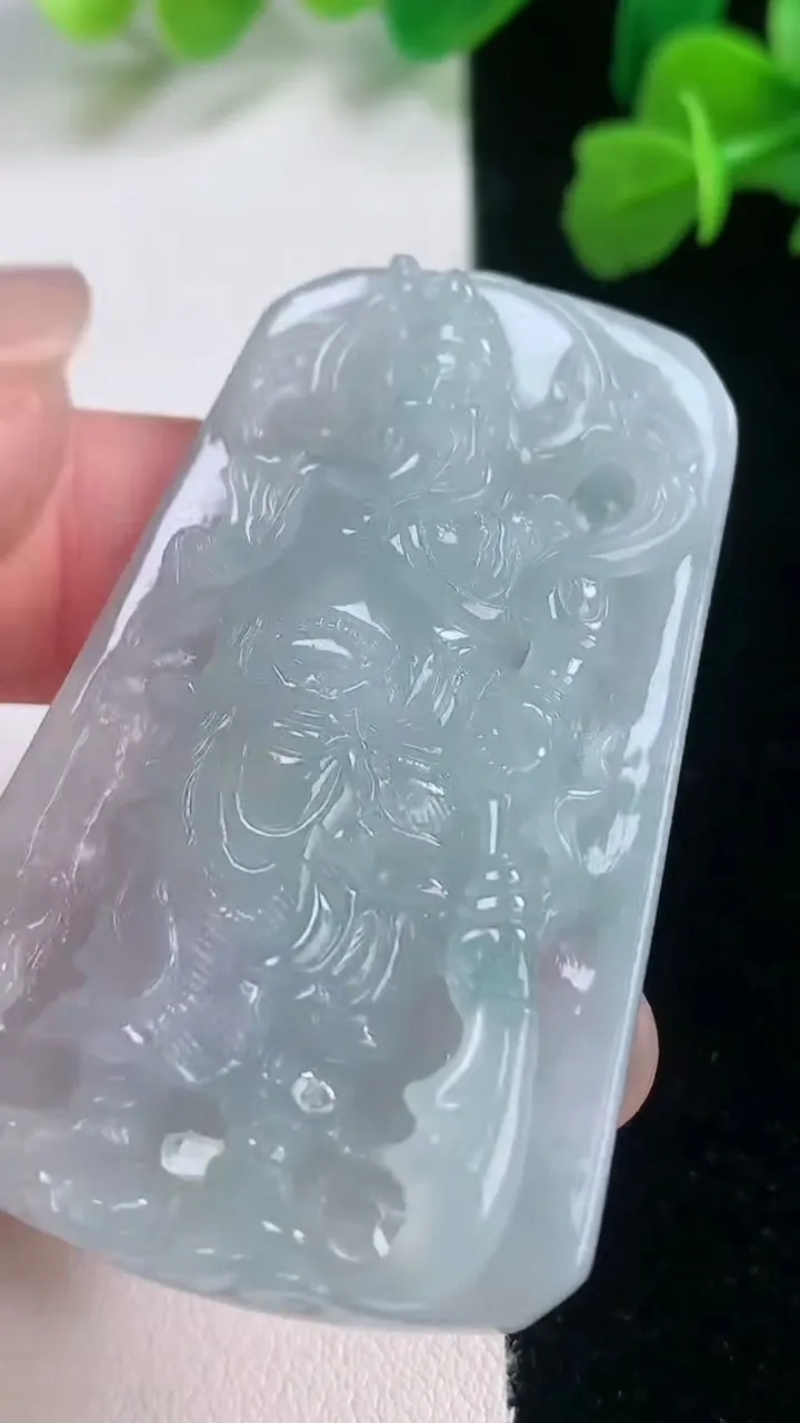 天然A货翡翠关公吊坠，尺寸51.3-32.6-7.2，重量:22.51g
11月27日