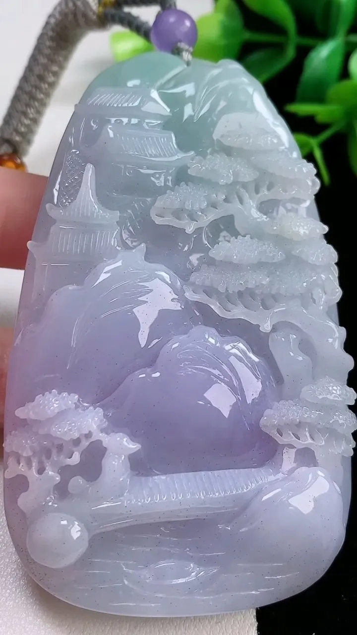 天然A货翡翠牌吊坠，尺寸 88-52.2-13.5，重:129.63g
11月27日