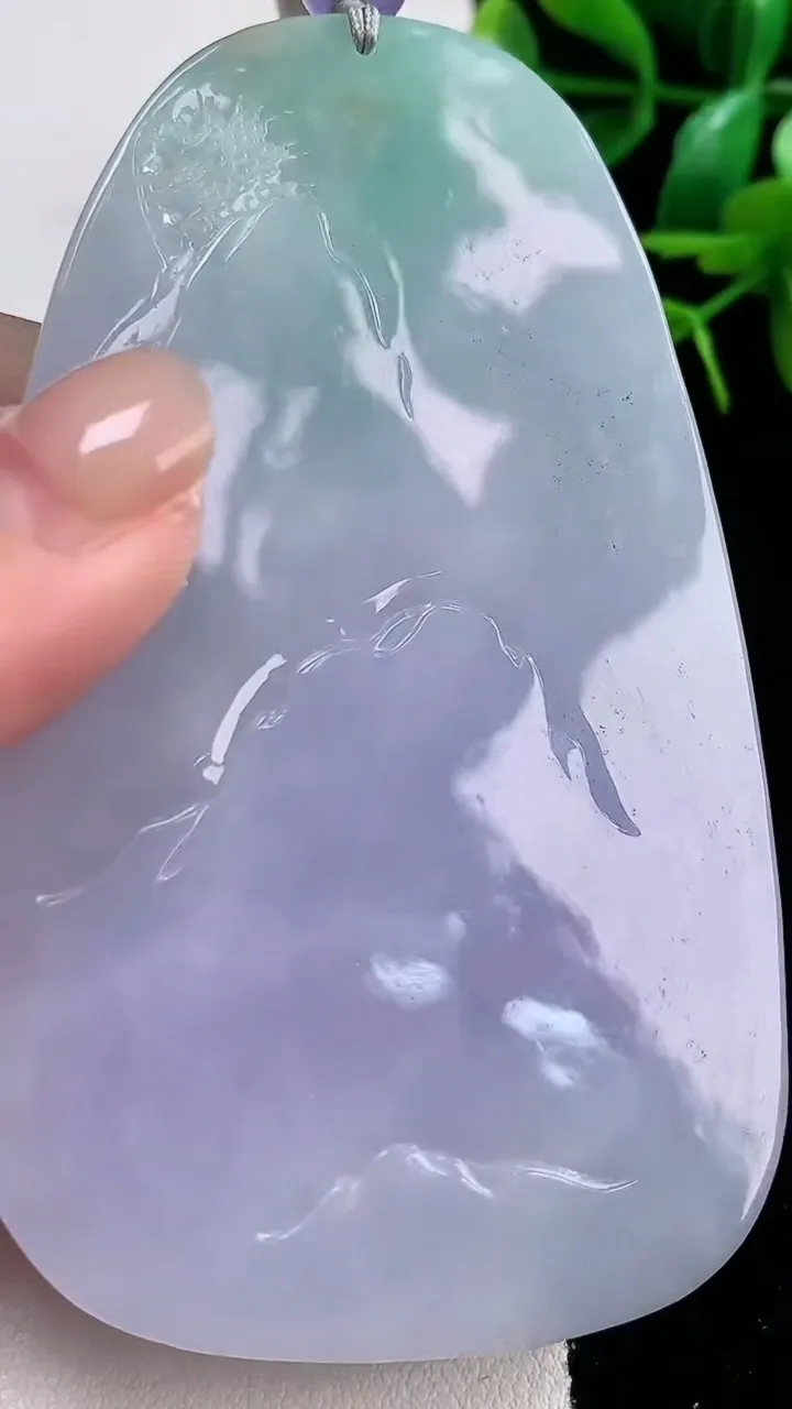 天然A货翡翠牌吊坠，尺寸 88-52.2-13.5，重:129.63g
11月27日