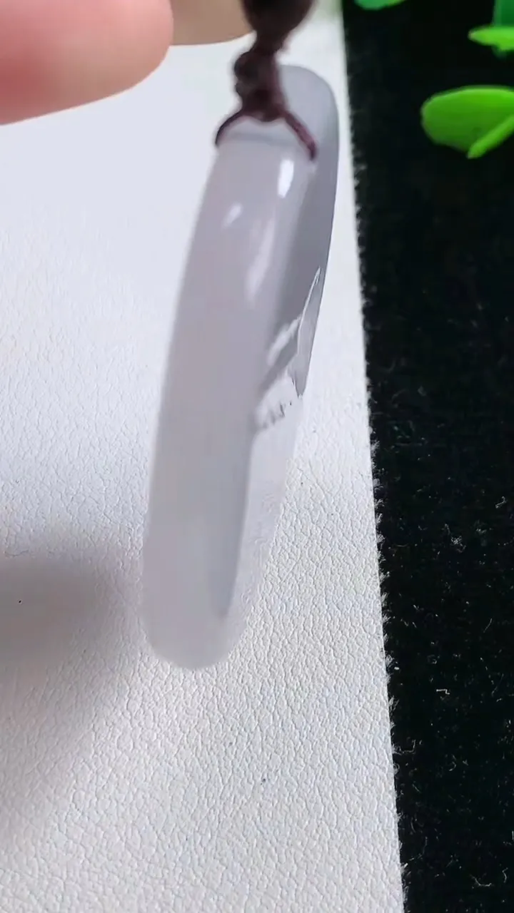 天然A货翡翠白冰悟道吊坠，尺寸 45.5-39.5-6，重:31.99g
11月27日