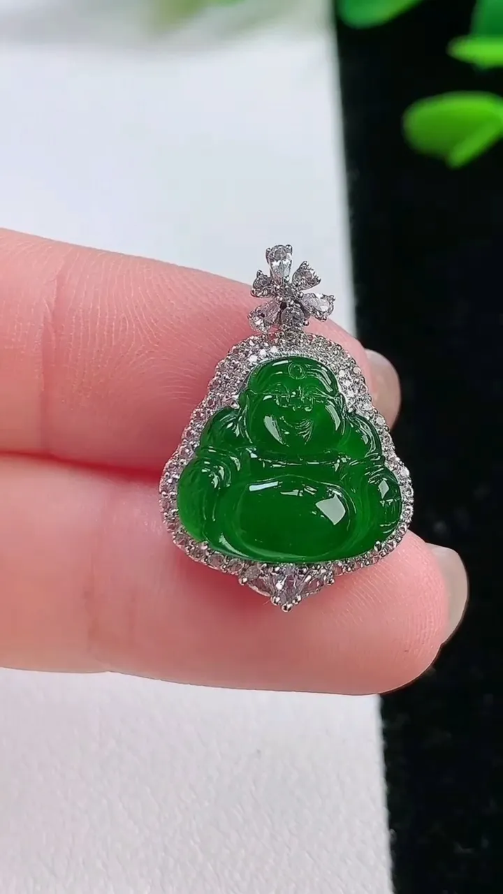 天然A货翡翠佛公吊坠，尺寸 13.2-14.6，重:3.09g
11月27日