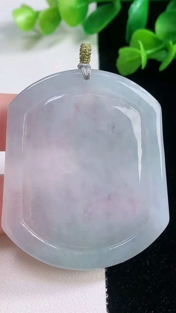 天然A货翡翠飘花生肖马吊坠，尺寸53-43.8-5.5，重量:28.16g
11月27日