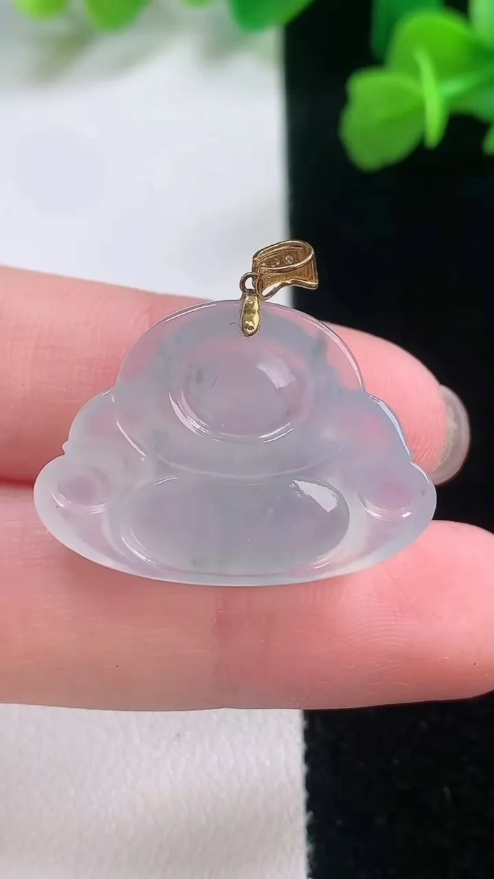 天然A货翡翠种飘花佛公吊坠，尺寸19.5-27.3-5.6，重量:4.57g
11月27日