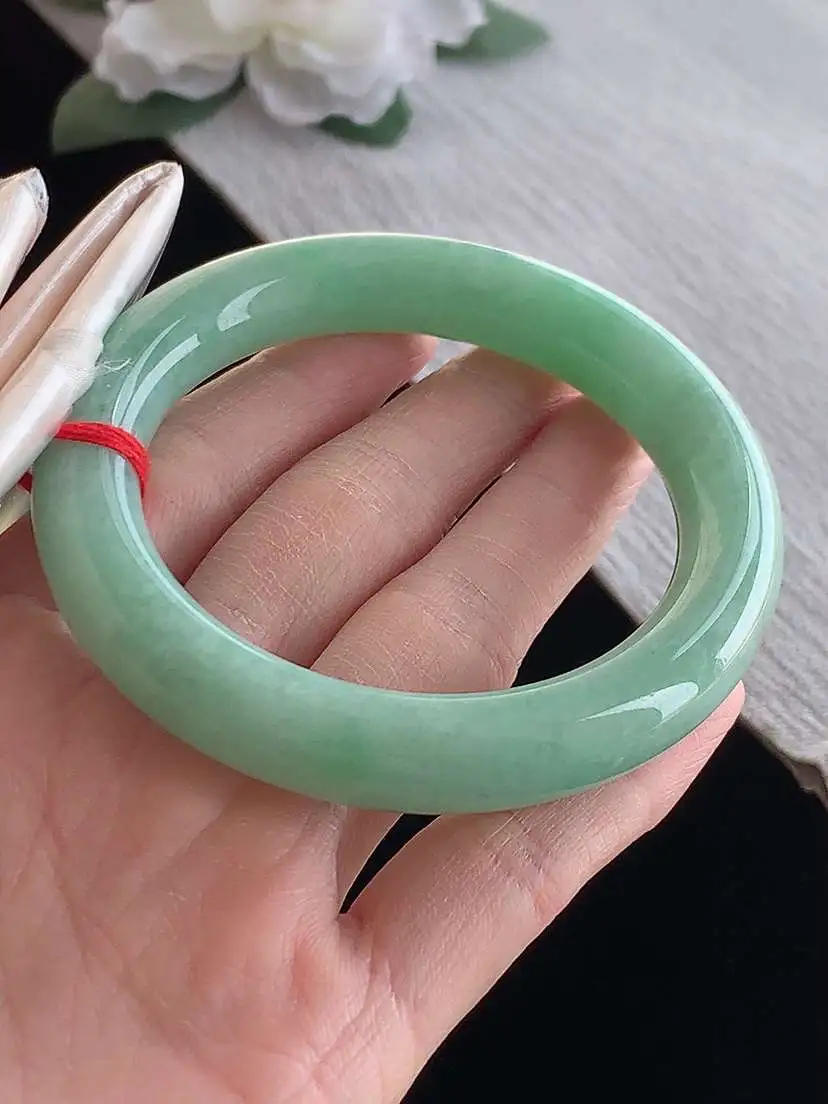 a货翡翠老坑冰种满绿黄加绿双彩圆条手镯55-56圈口  尺寸55.5×11.3mm 1126