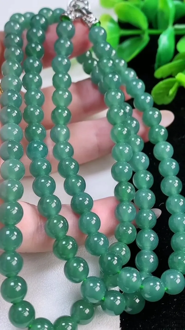 天然A货翡翠圆珠项链，尺寸 6.8-108 颗，重:59.00g
11月28日