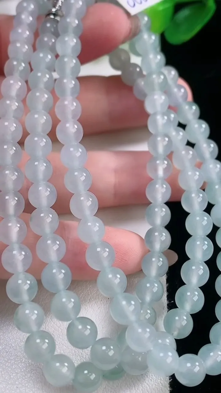 天然A货翡翠种飘花圆珠项链，尺寸6-108颗，重量:43.12g11月28日
工厂直销收藏佳品,种好水足，色泽均匀，有种有色，上手高大气！