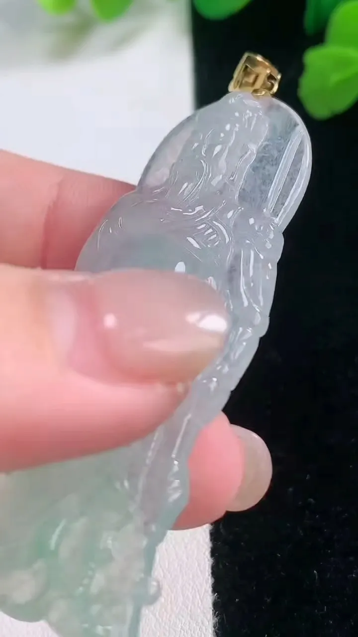 天然A货翡翠关公吊坠，尺寸58.3-22-5.3，重量:14.27g
11月28日