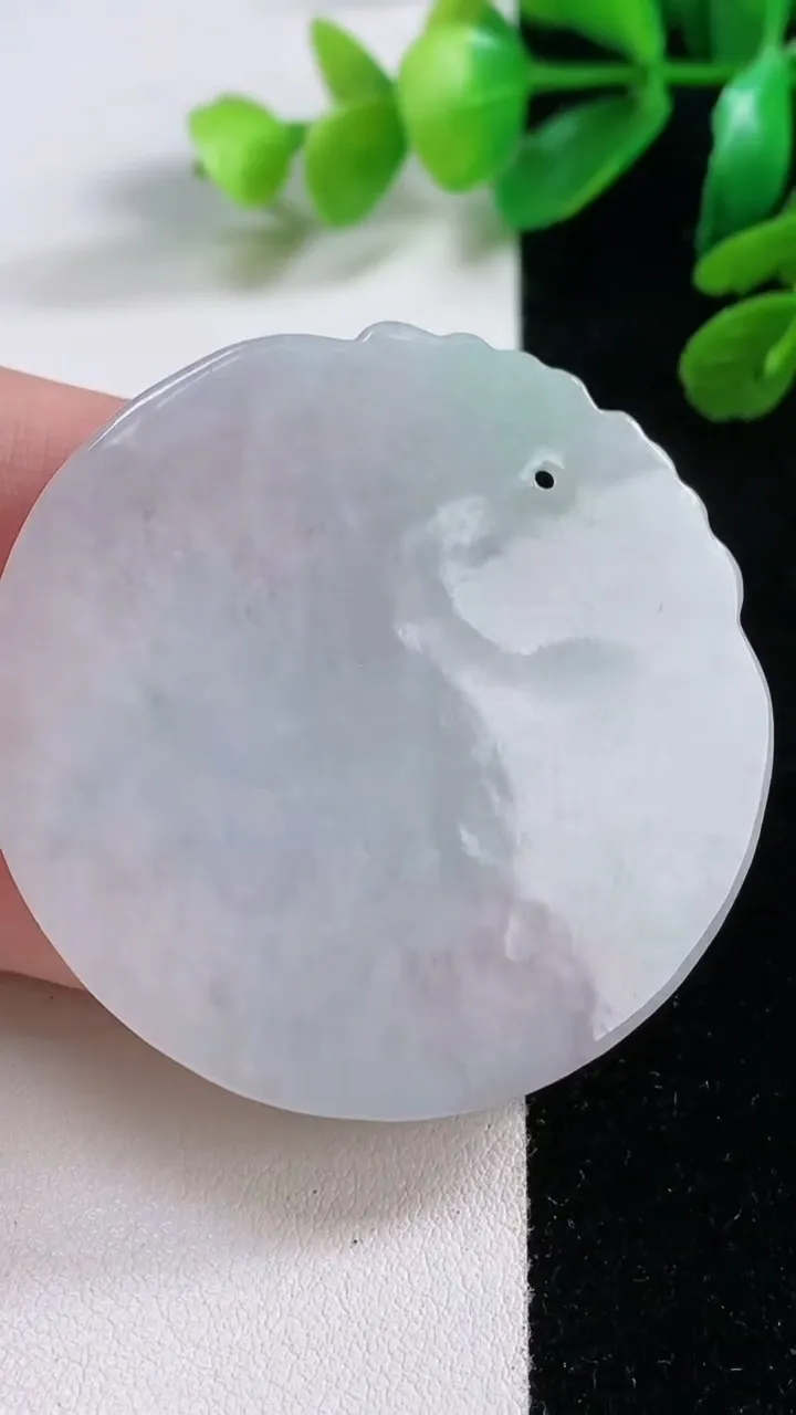 天然A货翡翠生肖猴吊坠，尺寸 49.8-50-6，重:21.25g
11月28日