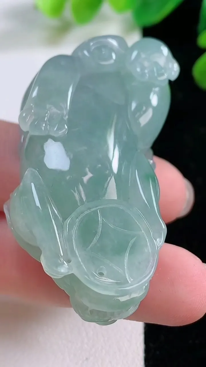 天然A货翡翠貔貅吊坠，尺寸 50.8-24.8-14，重:36.18g
11月28日