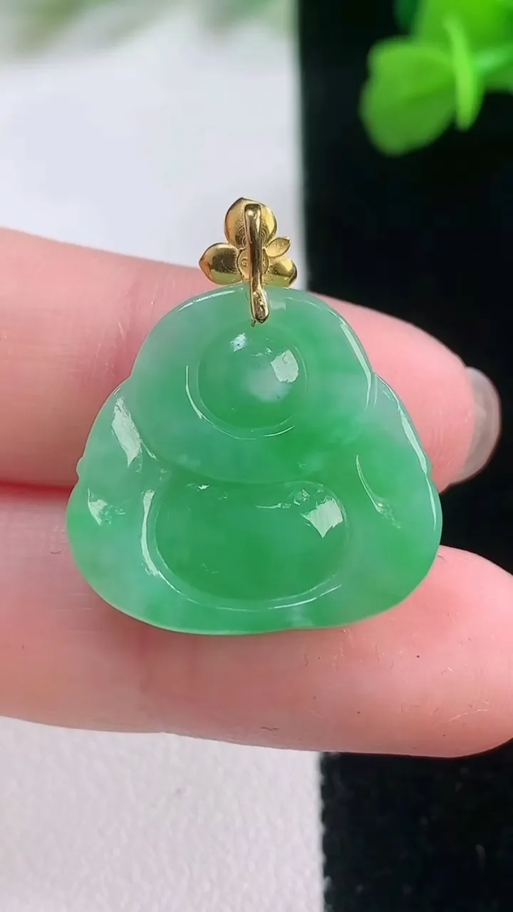 天然A货翡翠佛公吊坠，尺寸20-21.8-5.2，重量:4.01g
11月28日