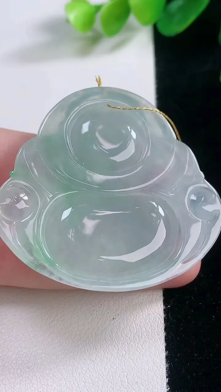 天然A货翡翠佛公吊坠，尺寸43-46.3-8，重量:24.77g
11月28日