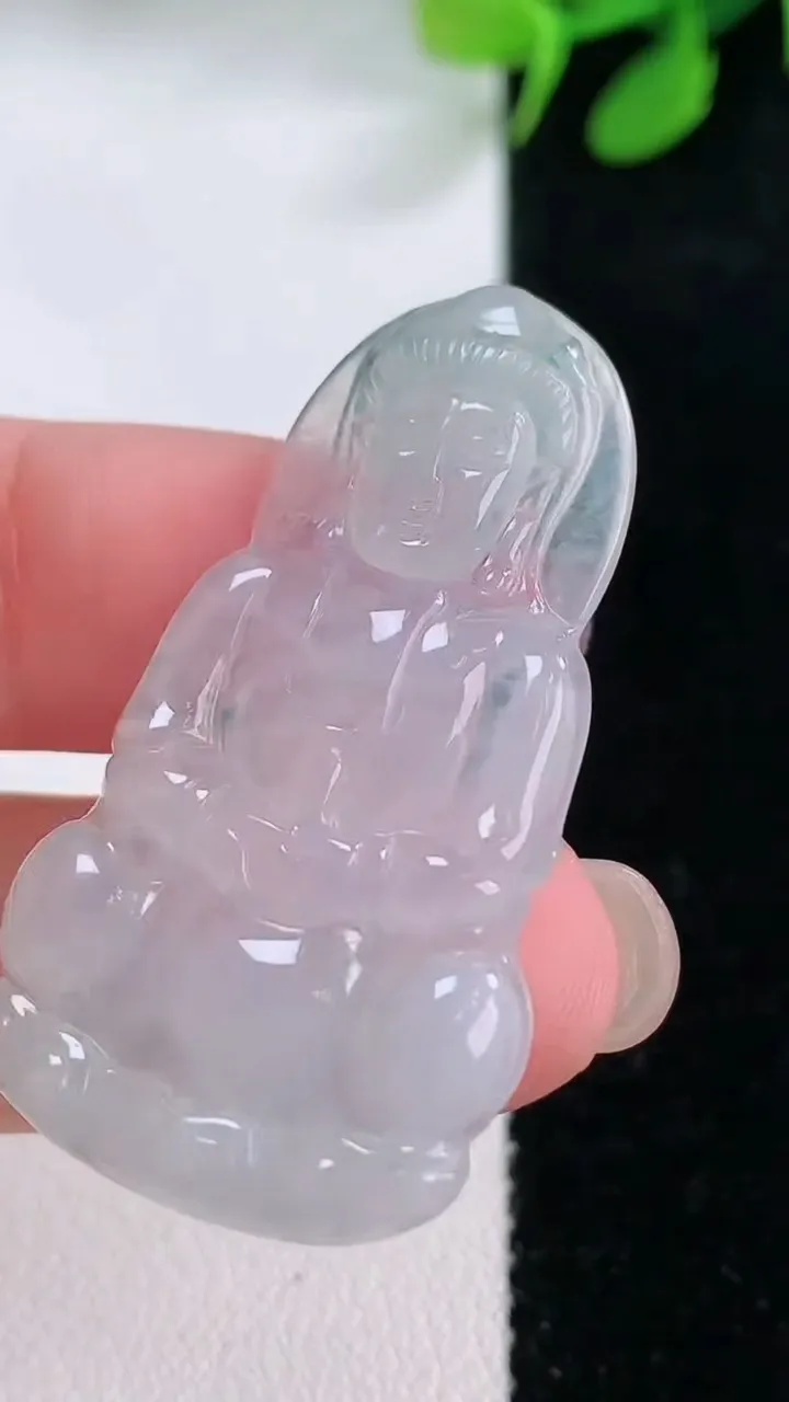 天然A货翡翠冰种飘花观音菩萨吊坠，尺寸40.4-23.3-3.3，重量:5.88g
11月28日