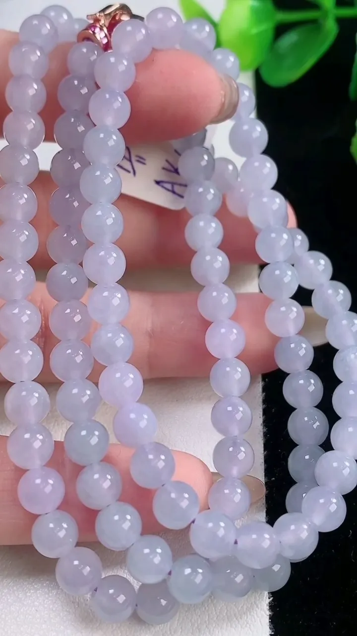天然A货翡翠紫罗兰圆珠项链，尺寸5.8-99颗，重量:37.13g
11月28日