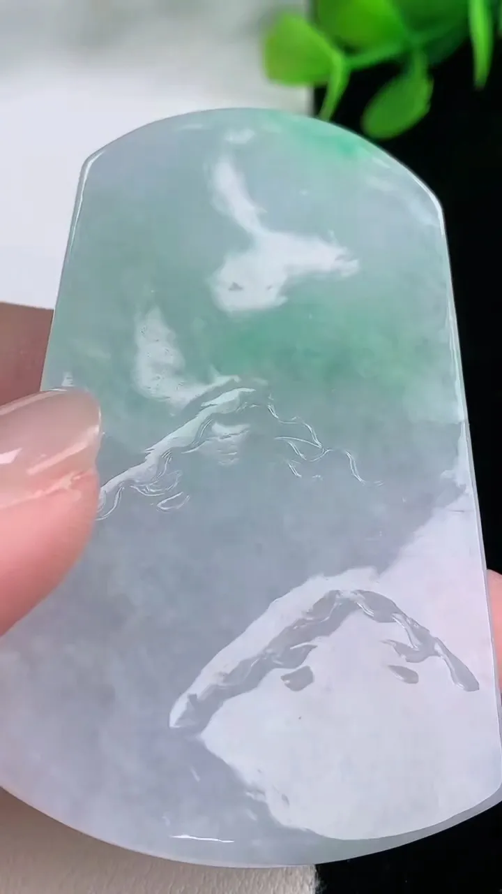 天然A货翡翠山水牌吊坠，尺寸60.5-38.3-6.2，重量:28.46g
11月28日