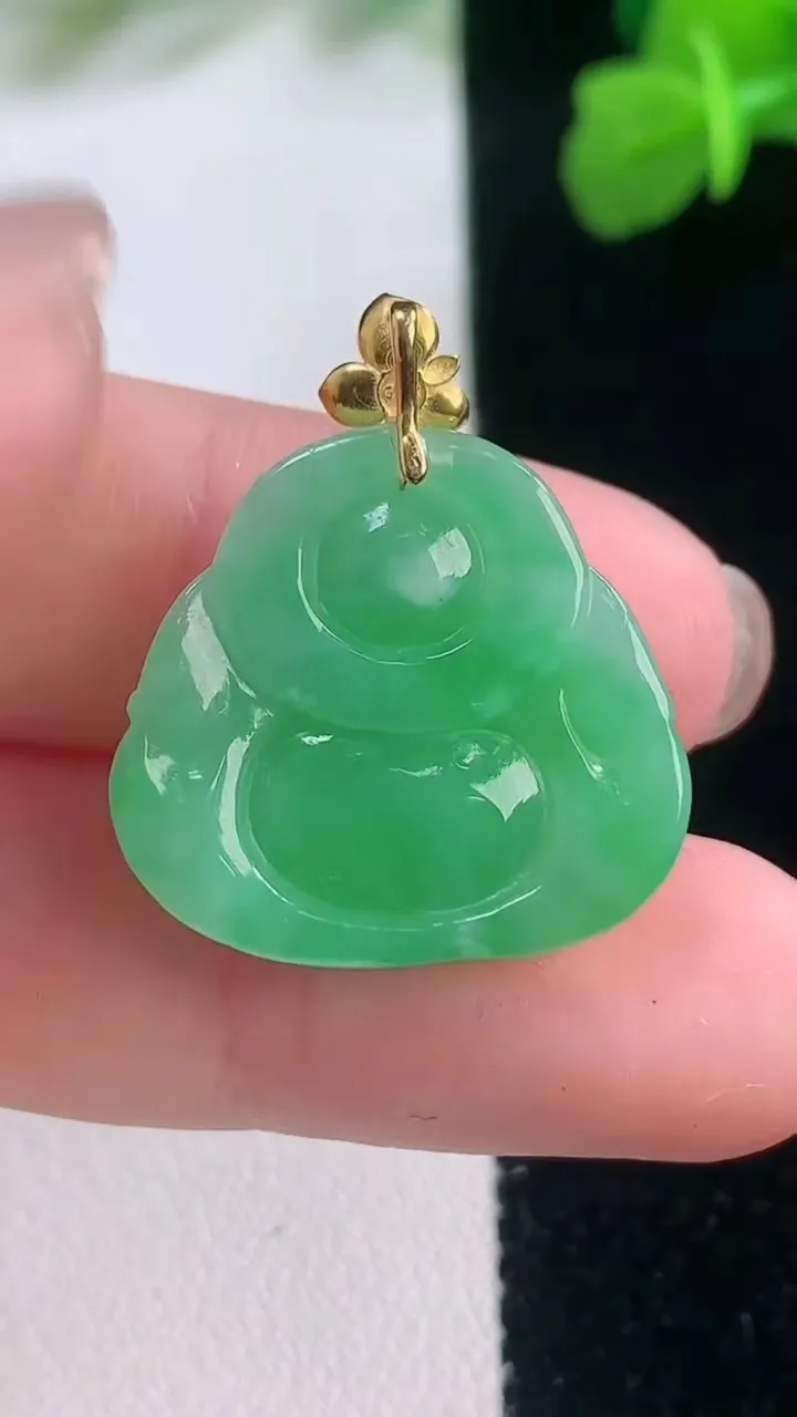 天然A货翡翠佛公吊坠，尺寸20-21.8-5.2，重量:4.01g
11月28日