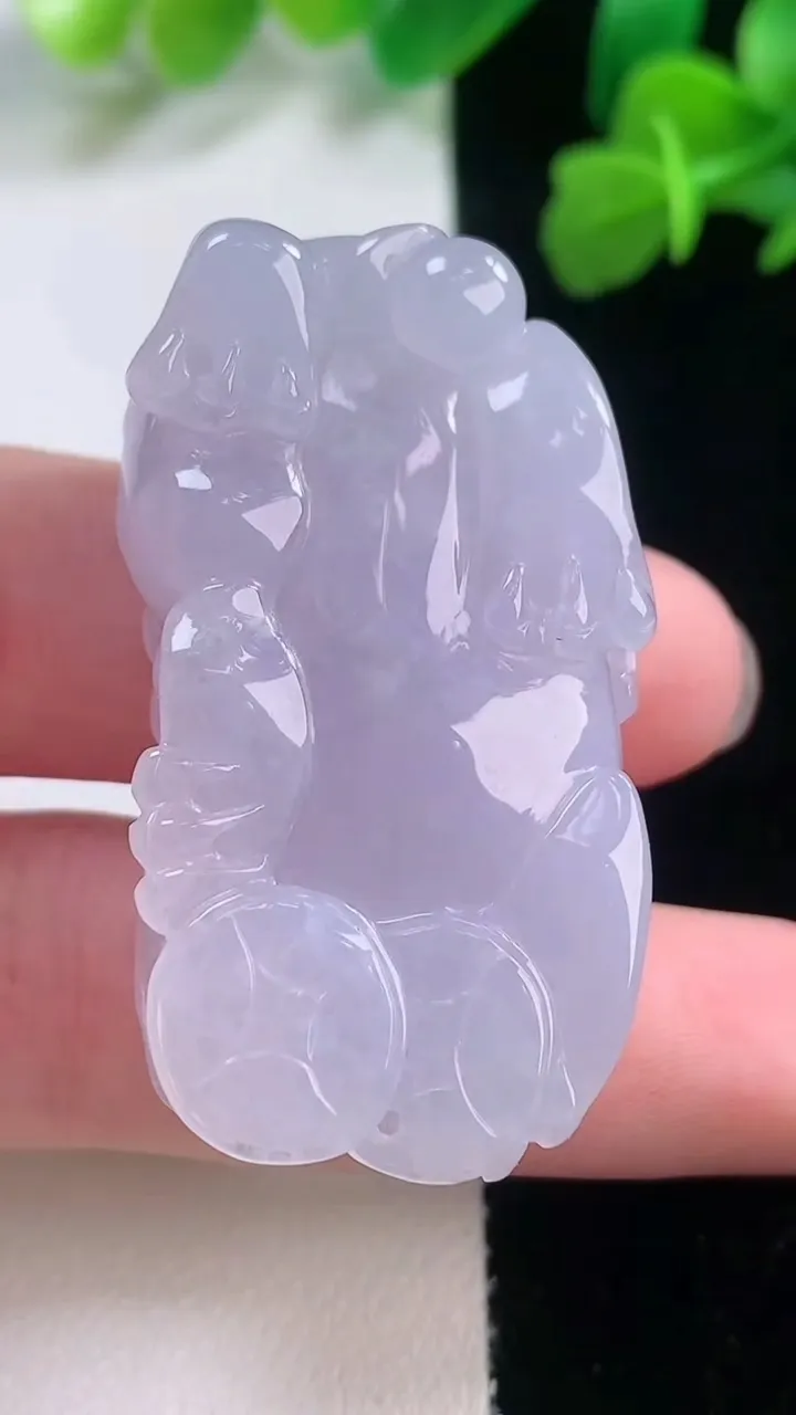 天然A货翡翠紫罗兰霸王貔貅吊坠，尺寸42.6-23.6-12，重量:28.36g
11月28日