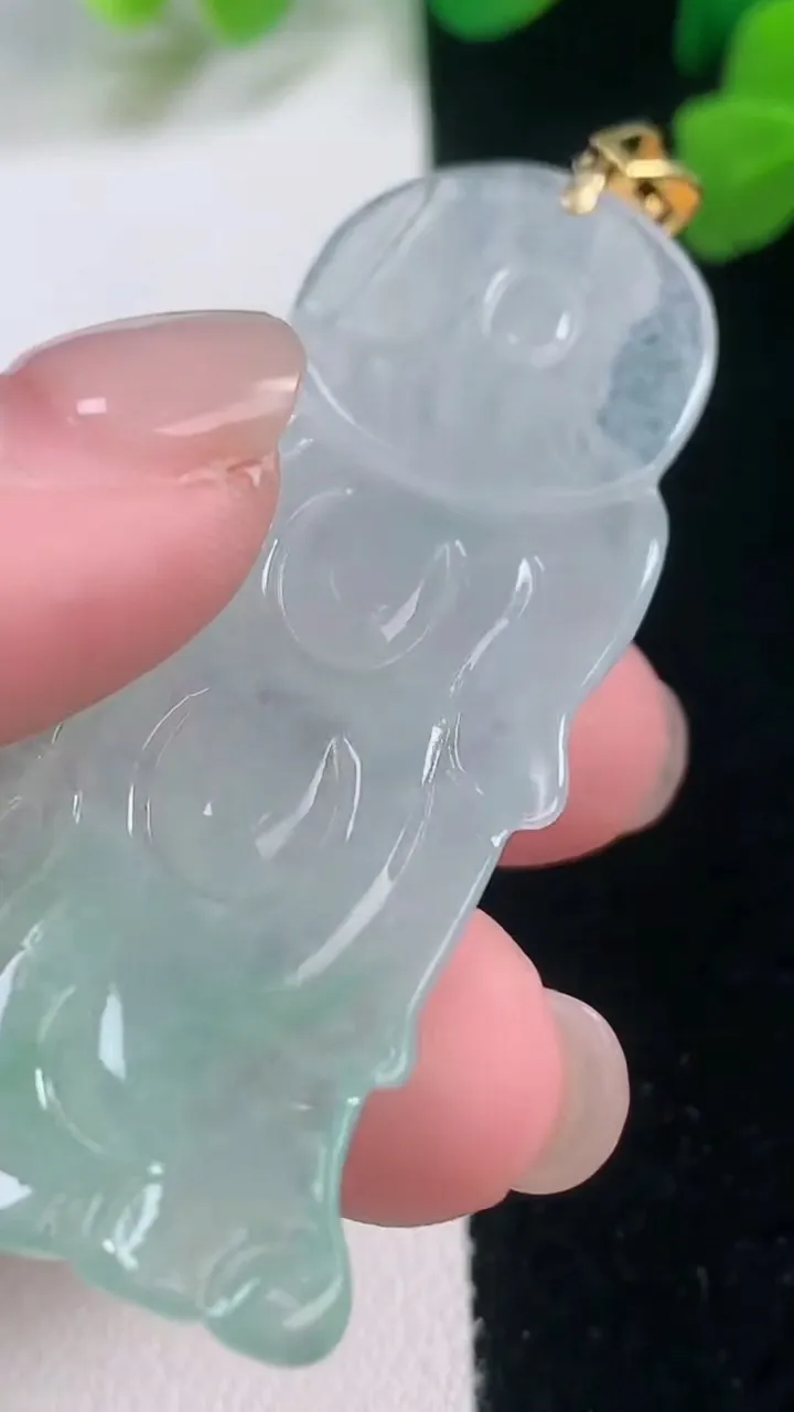 天然A货翡翠关公吊坠，尺寸58.3-22-5.3，重量:14.27g
11月28日