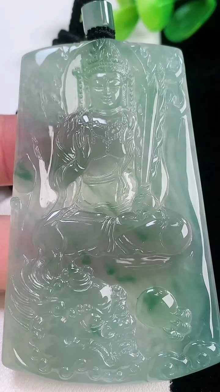 天然A货翡翠文殊菩萨吊坠，尺寸69.6-43.4-4.7，重量:38.22g
11月28日