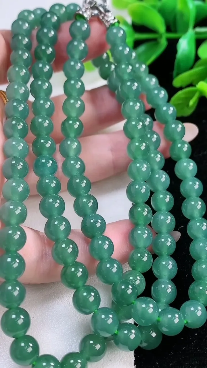天然A货翡翠圆珠项链，尺寸 6.8-108 颗，重:59.00g
11月28日
