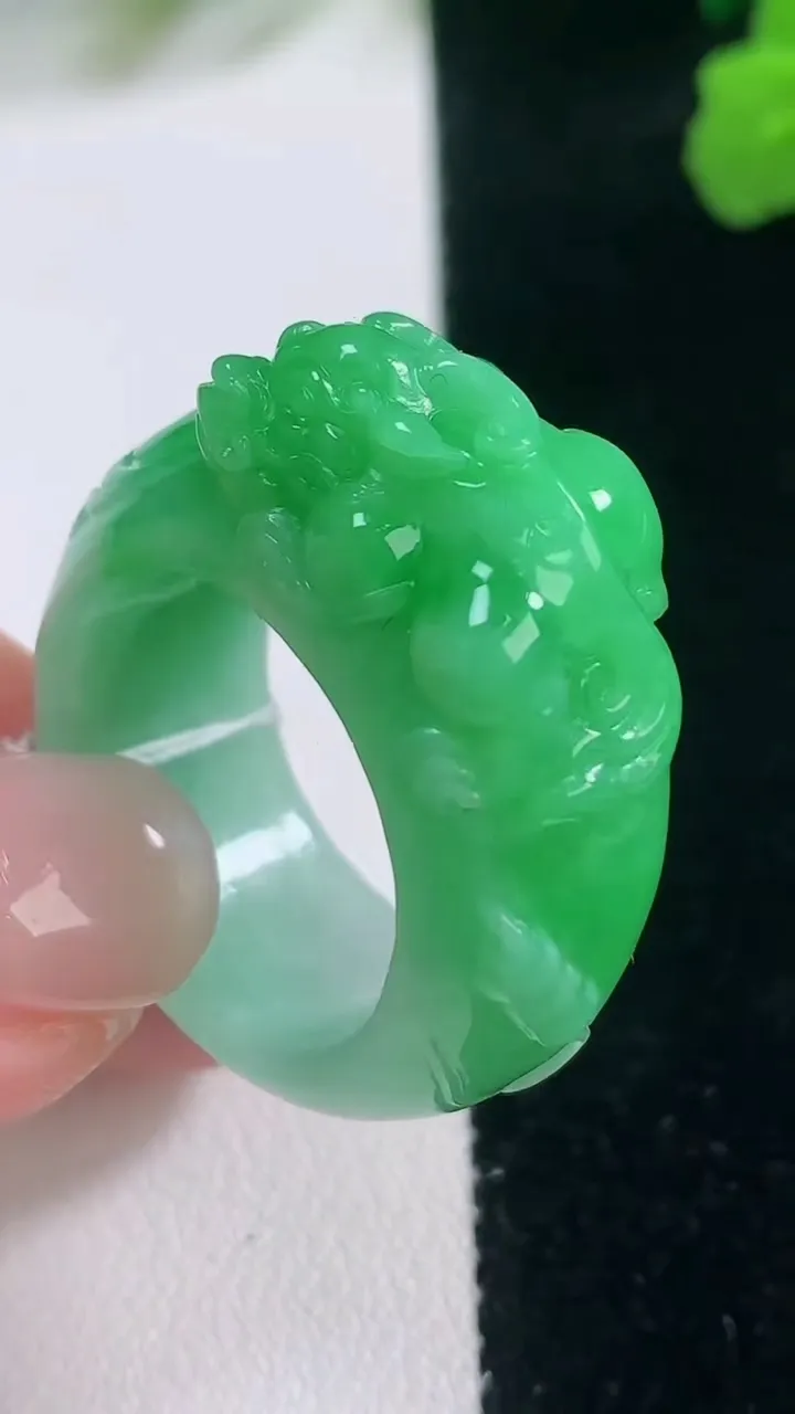 天然A货翡翠貔貅指环扳指，尺寸20.5-22-13-10.2，重量:16.03g2025年11月28
