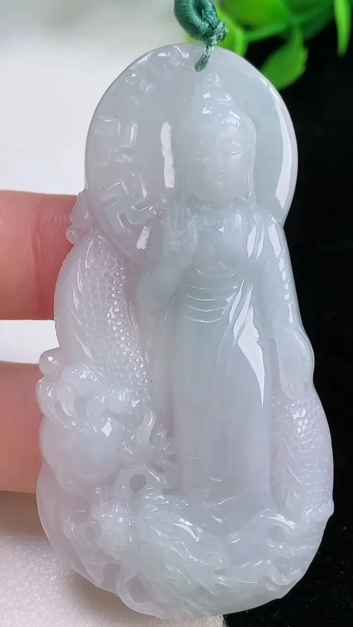 天然A货翡翠御龙关公观音菩萨吊坠，尺寸66.2-32.6-5.8，重量:22.02g
11月28日