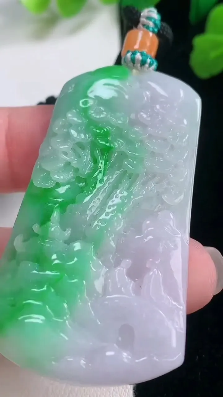 天然A货翡翠山水牌吊坠，尺寸54-30-5.6，重量:24.94g
11月28日