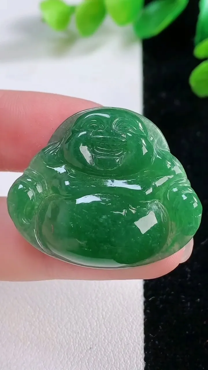 天然A货翡翠佛公吊坠，尺寸 28.6-33.3-6，重:7.67g
11月28日