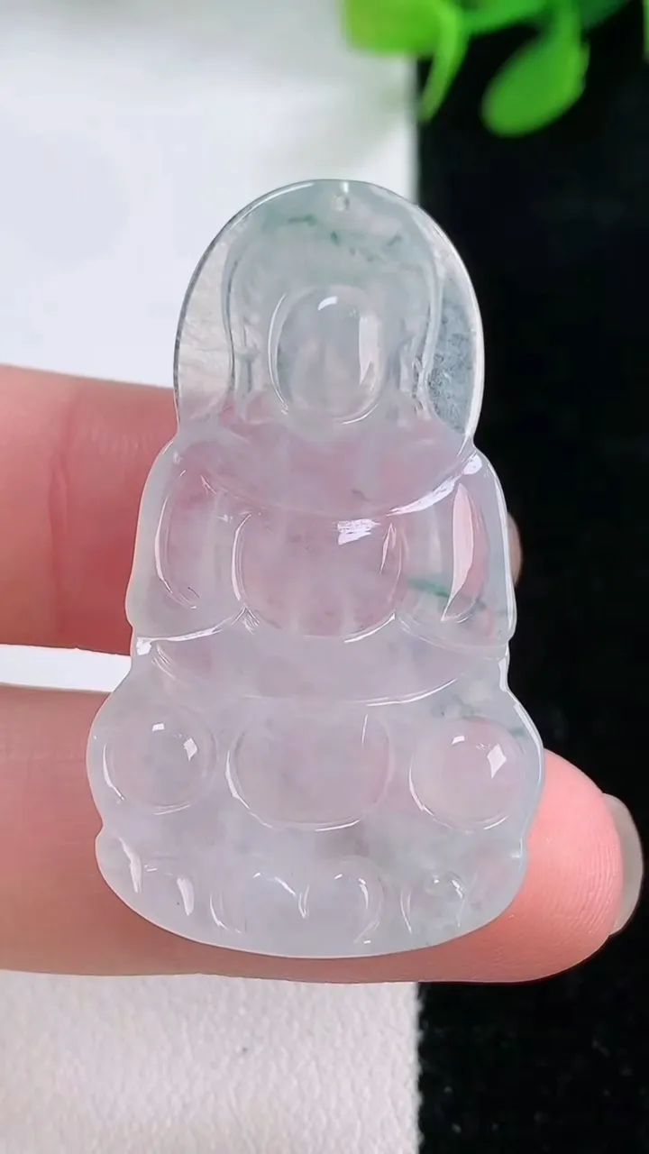 天然A货翡翠冰种飘花观音菩萨吊坠，尺寸40.4-23.3-3.3，重量:5.88g
11月28日