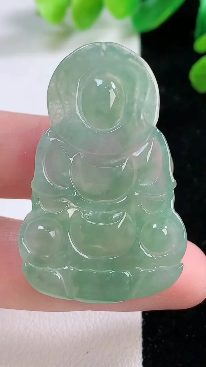 天然A货翡翠观音菩萨吊坠，尺寸 43.7-28.4-4.7，重:10.71g
11月28日