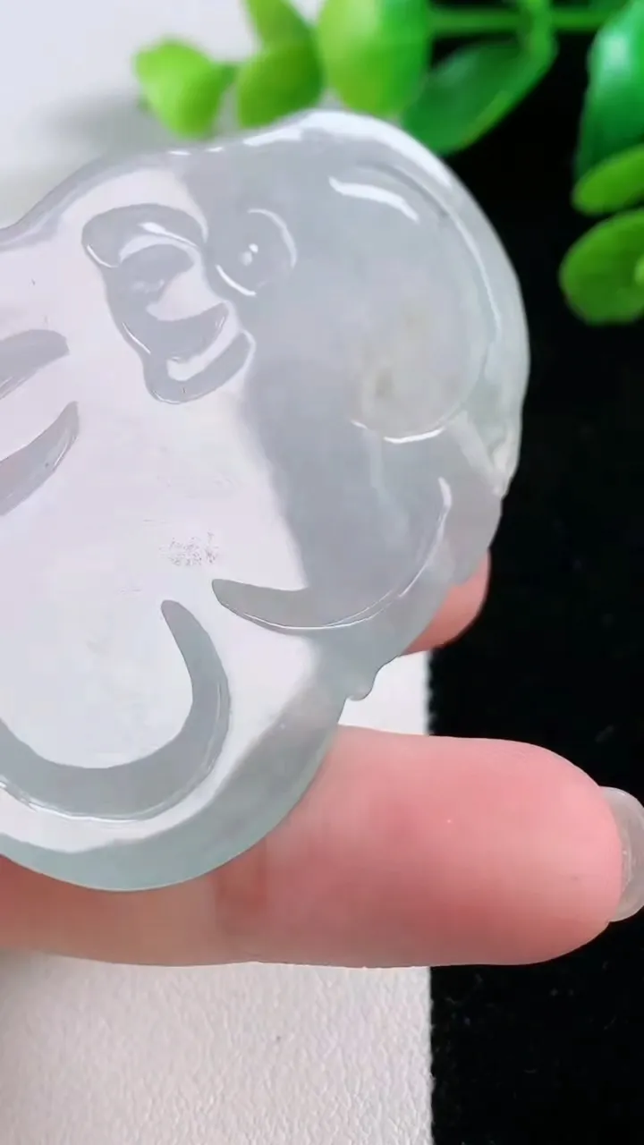 天然A货翡翠飘花文殊菩萨吊坠，尺寸 55.7-41.5-5.3，重:23.84g
11月28日