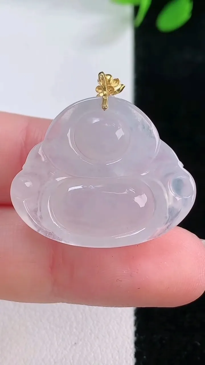 天然A货翡翠种白冰佛公吊坠，尺寸22.2-28-5.7，重量:5.39g
11月28日
