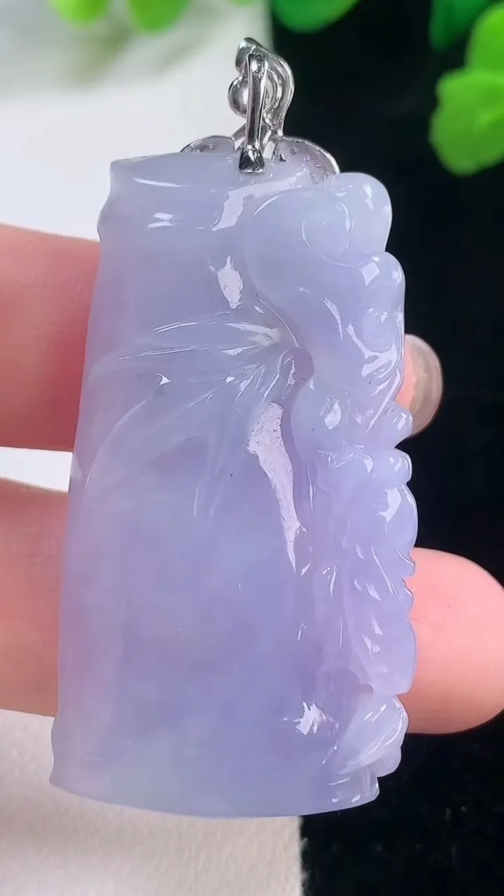 天然A货翡翠18K金紫罗兰节节高升 竹节吊坠，尺寸44.4-23.5-6.3，重量:16.29g
11月28日