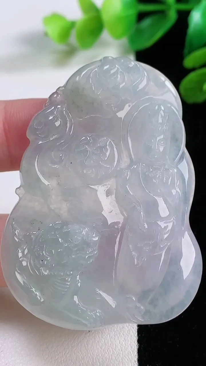 天然A货翡翠飘花文殊菩萨吊坠，尺寸 55.7-41.5-5.3，重:23.84g
11月28日