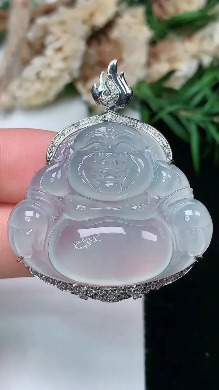 天然A货翡翠白冰佛公吊坠，尺寸40.9-26.8-33.6-9.7，重量:11.30g
11月28日