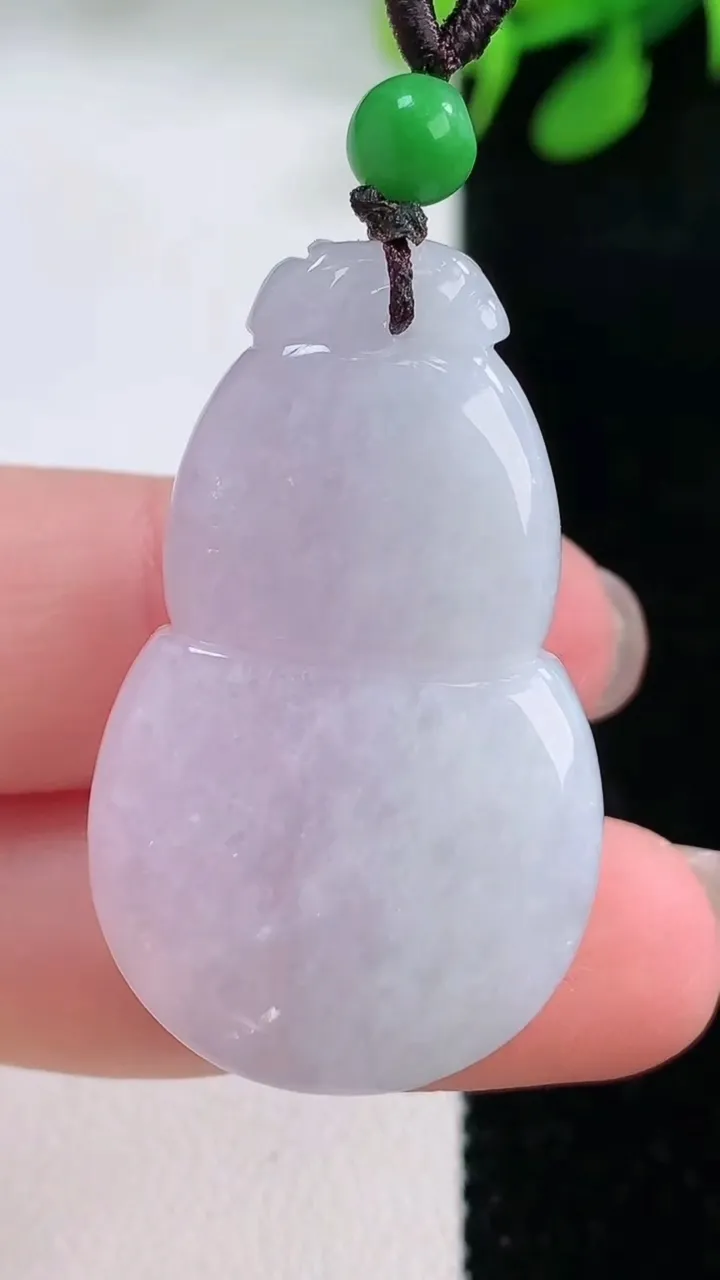 天然A货翡翠紫罗兰葫芦吊坠，尺寸37-23-12，重量:18.11g
11月28日