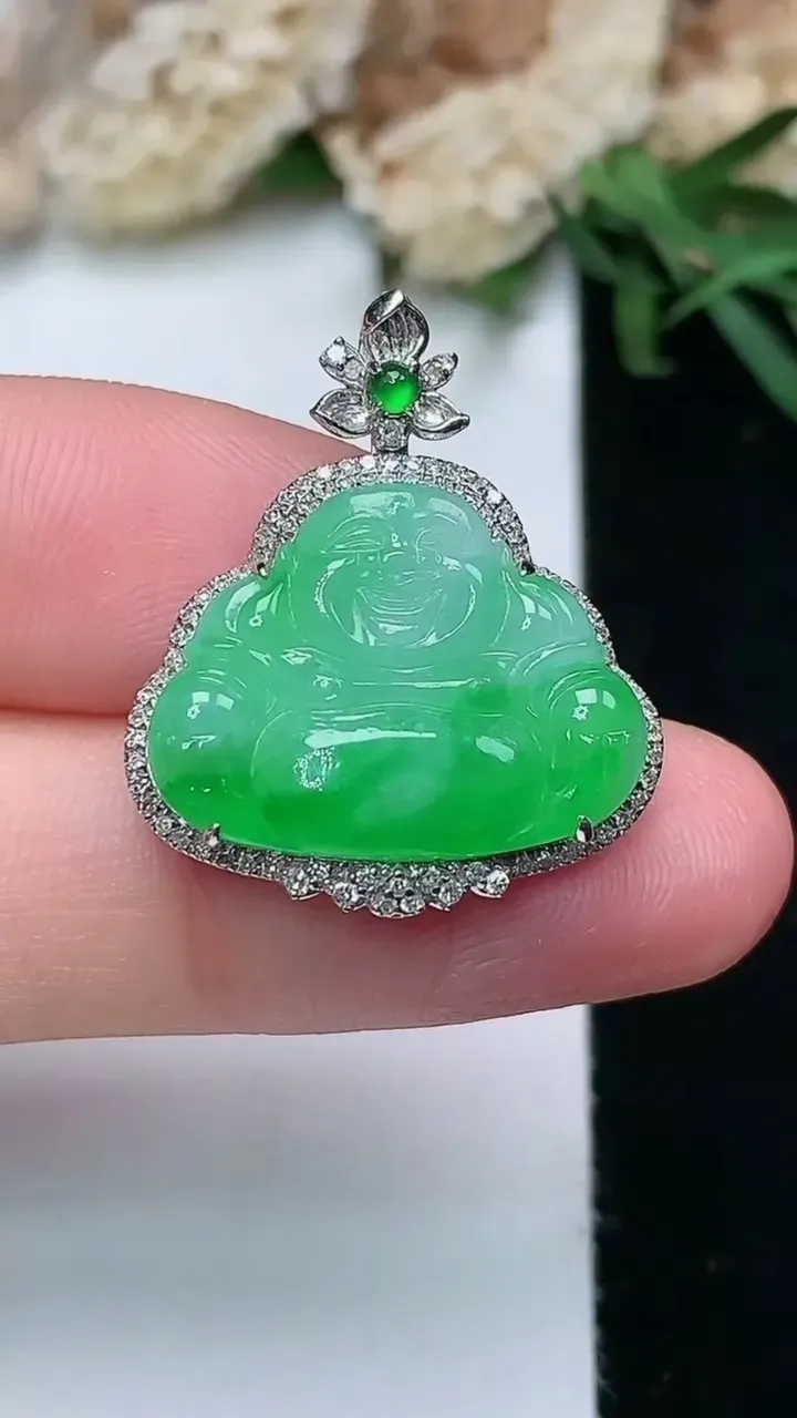 天然A货翡翠佛公吊坠，尺寸24.8-21-6.2，裸石14.3-19.2，重量:3.26g
11月2