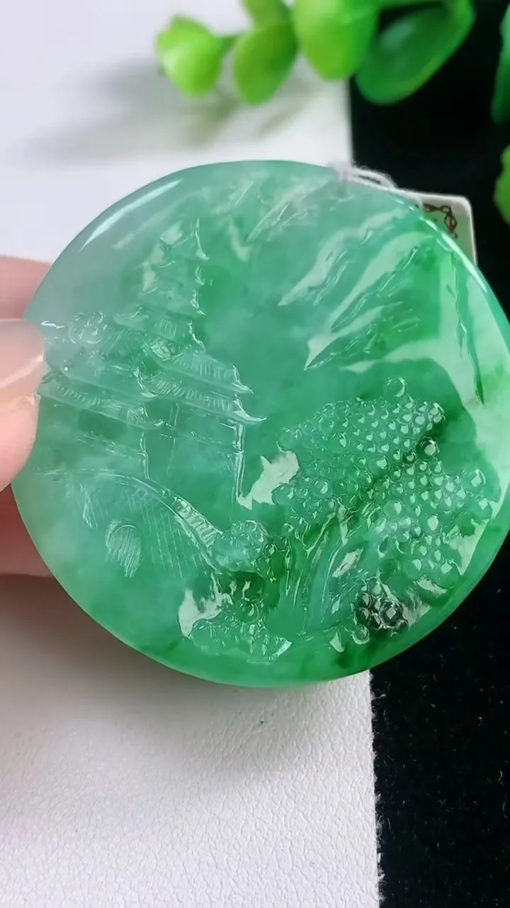 天然A货翡翠山水牌吊坠，尺寸45.8-11.6，重量:54.84g
11月28日