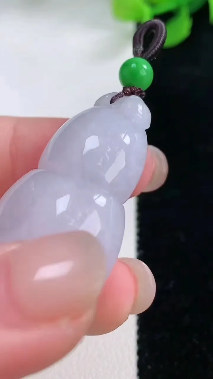 天然A货翡翠紫罗兰葫芦吊坠，尺寸37-23-12，重量:18.11g
11月28日