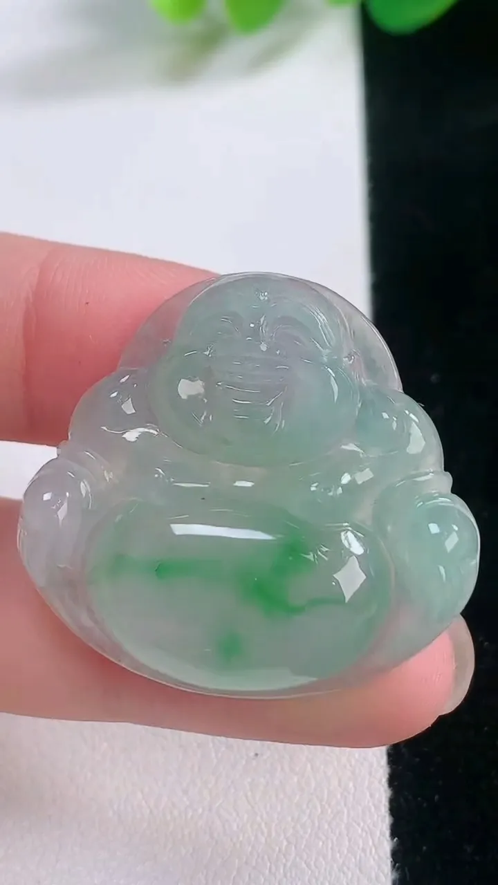 天然A货翡翠佛公吊坠，尺寸29.3-31.4-5.9，重量:9.01g
11月28日