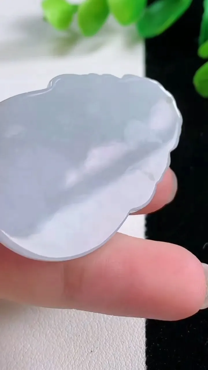 天然A货翡翠复古牌吊坠，尺寸 45-30.7-4.6，重:14.38g
11月28日