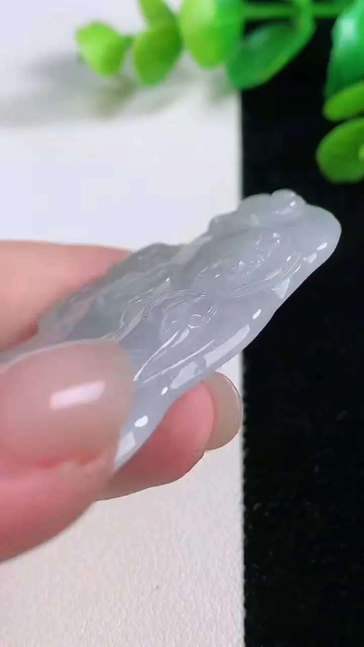 天然A货翡翠飘花文殊菩萨吊坠，尺寸 55.7-41.5-5.3，重:23.84g
11月28日