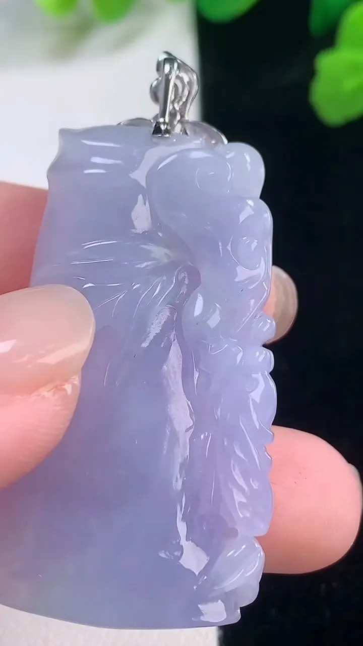 天然A货翡翠18K金紫罗兰节节高升 竹节吊坠，尺寸44.4-23.5-6.3，重量:16.29g
11月28日