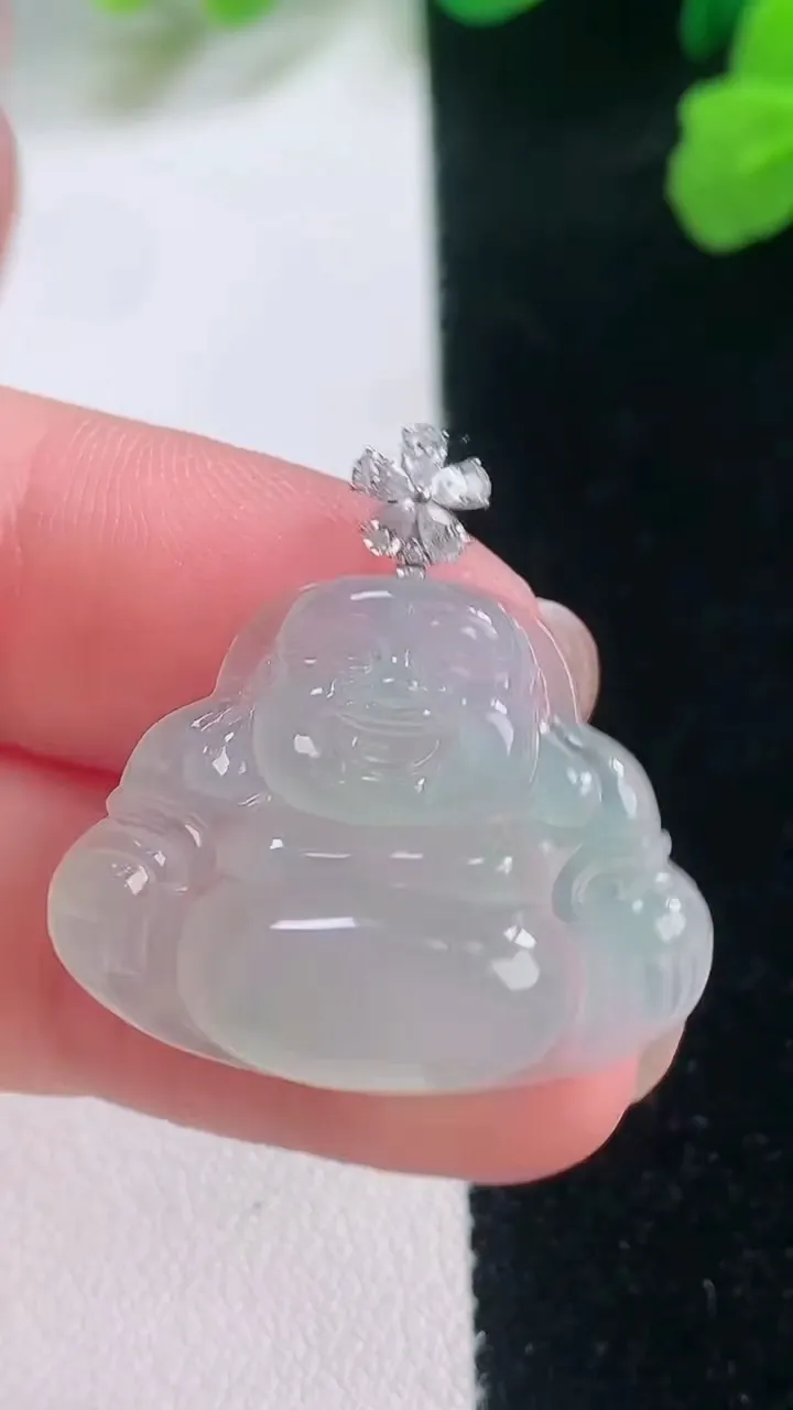 天然A货翡翠佛公吊坠，尺寸21.2-26.7-4.7，重量:4.47g
11月28日