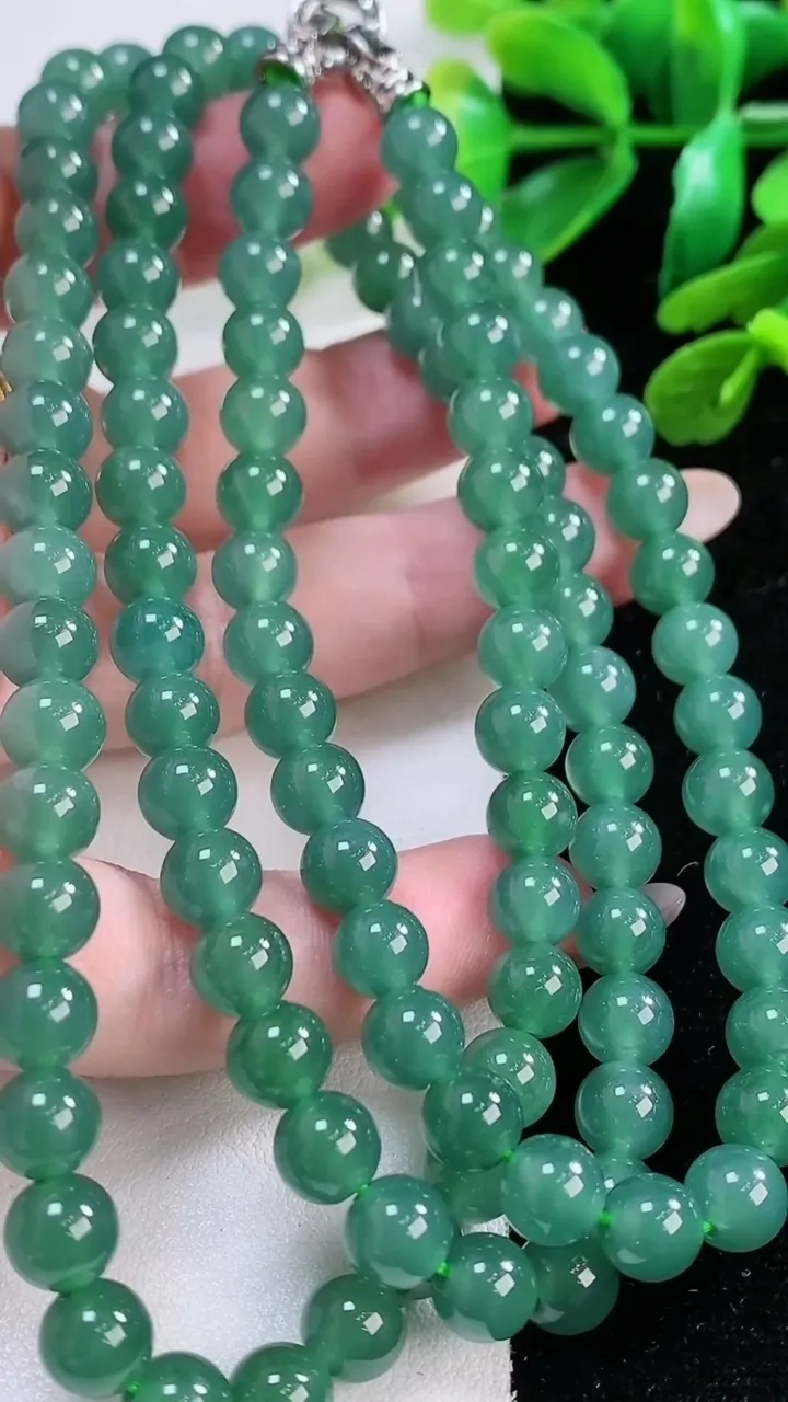 天然A货翡翠圆珠项链，尺寸 6.8-108 颗，重:59.00g
11月28日