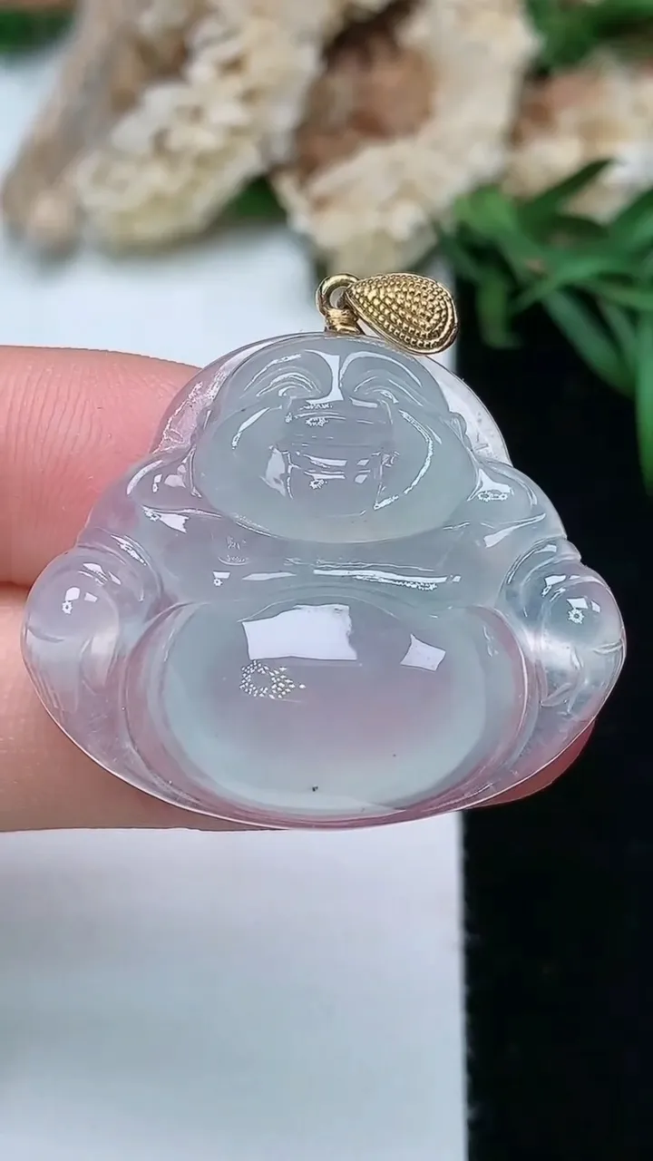 天然A货翡翠白冰佛公吊坠，尺寸26.4-31.6-7，重量:8.25g
11月28日