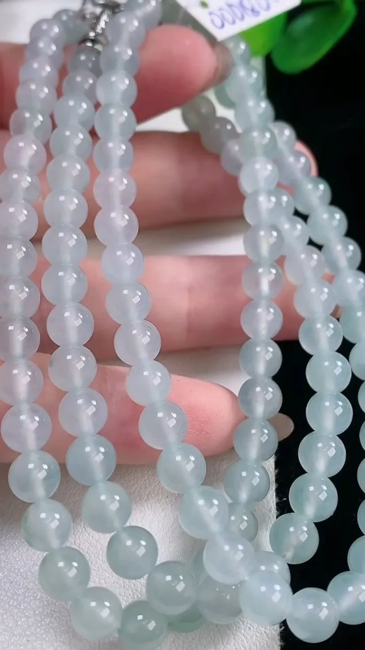 天然A货翡翠种飘花圆珠项链，尺寸6-108颗，重量:43.12g11月28日
工厂直销收藏佳品,种好