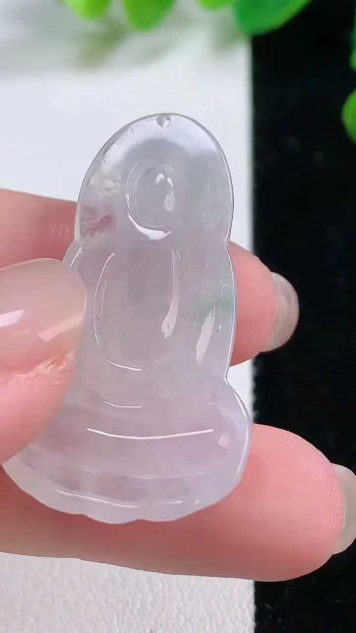 天然A货翡翠大日如来吊坠，尺寸 37.5-21-4.6，重:6.60g
11月28日