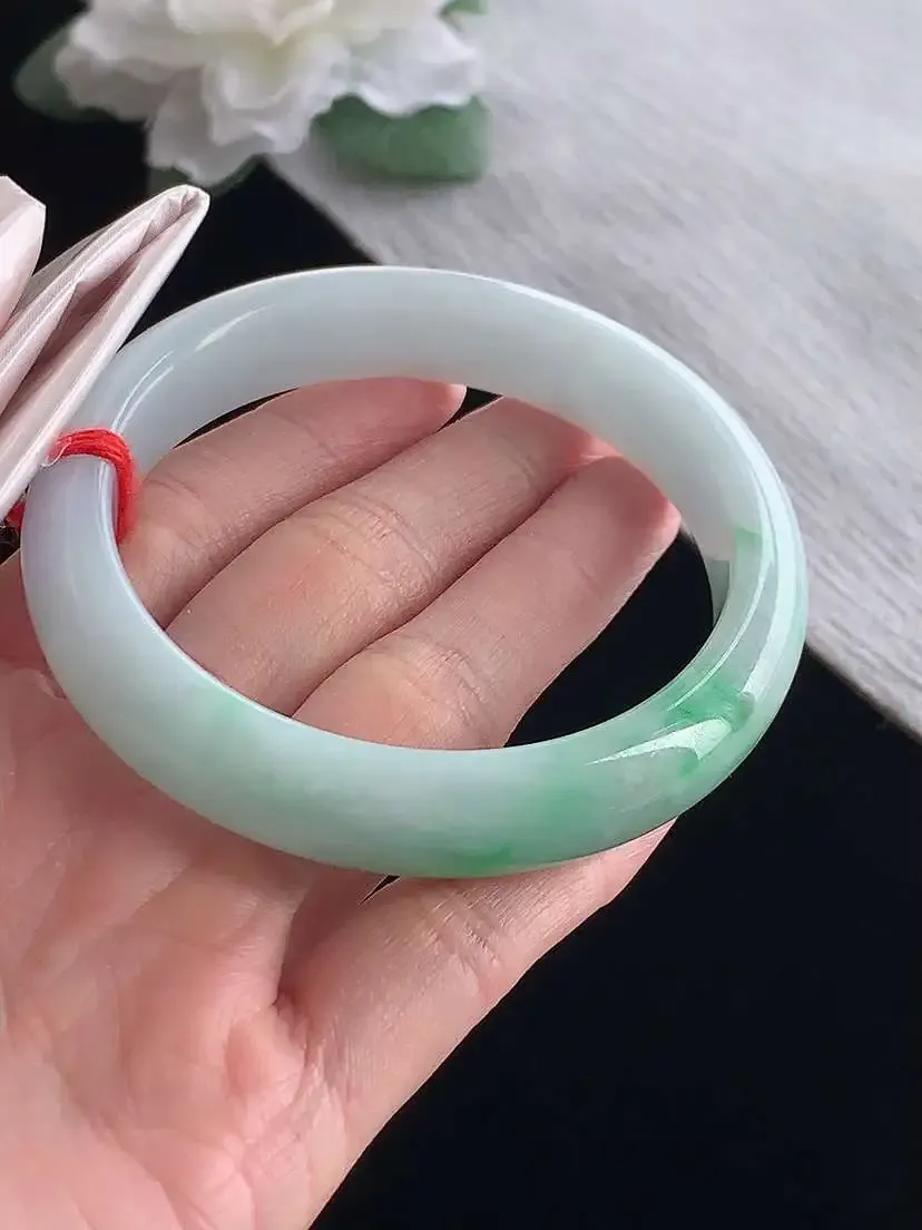 a货翡翠老坑冰种飘绿正装正圈手镯58-59圈口  尺寸58.8×12.8×8.5mm 1127