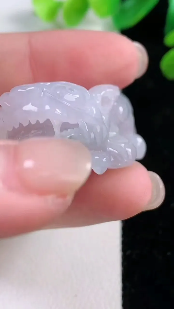 天然A货翡翠貔貅吊坠，尺寸 55-25-18，重:45.81g
11月28日